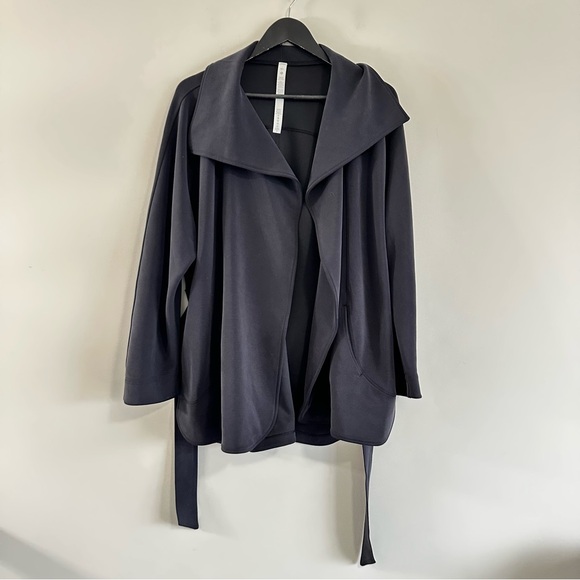 Lululemon Softstreme Belted Wrap Black Size M/L - Picture 5 of 13